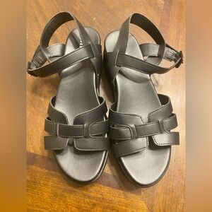 MIA SANDALS NEW WITHOUT BOX SIZE 9